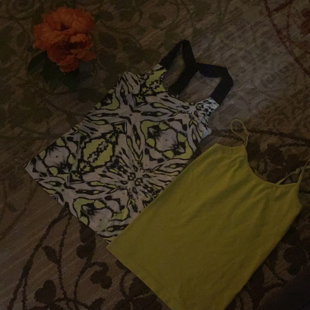DONATING🔆🔆🔆BUNDLE of 2 gym tops🔆🔆🔆
